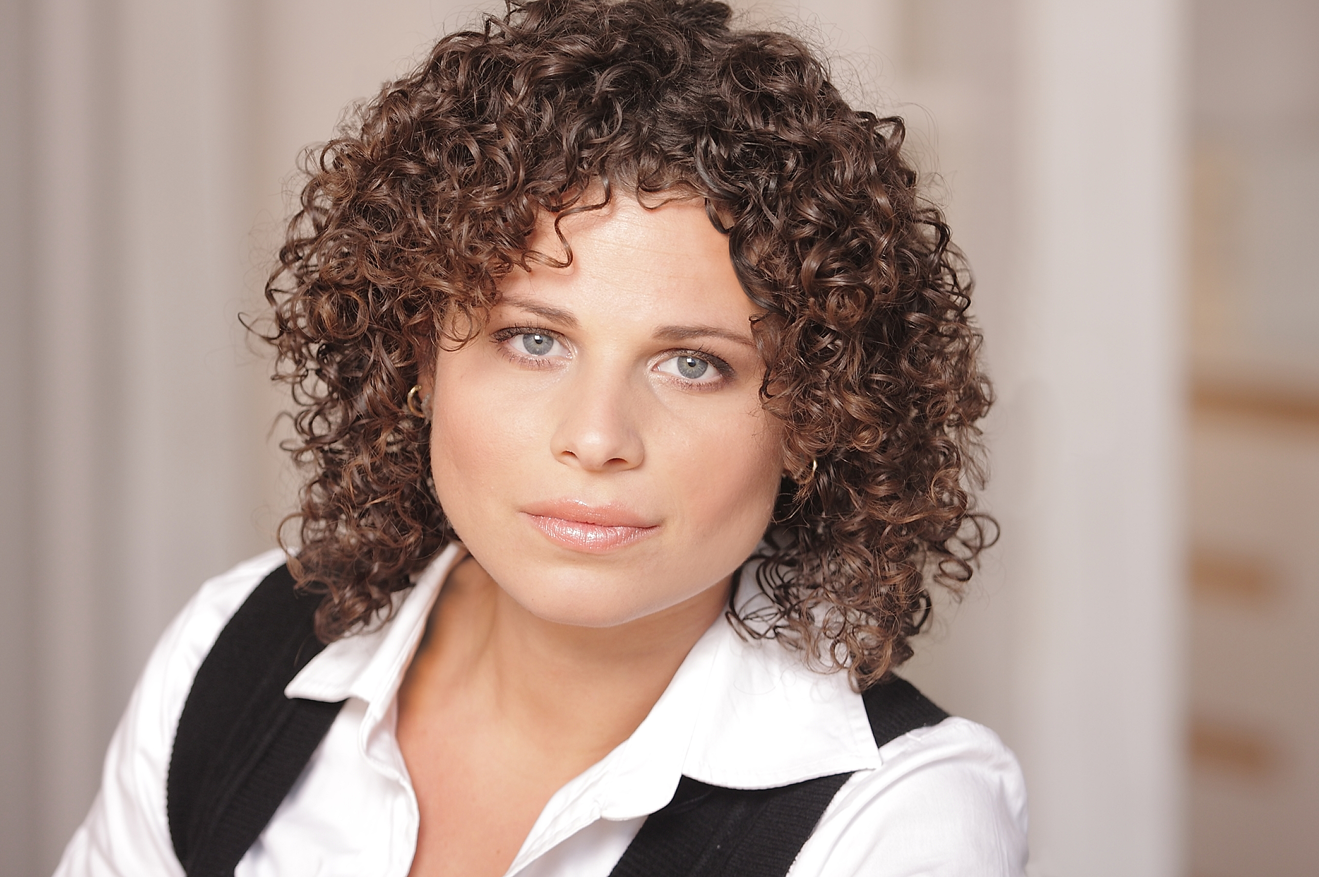 Jess Arato head shot